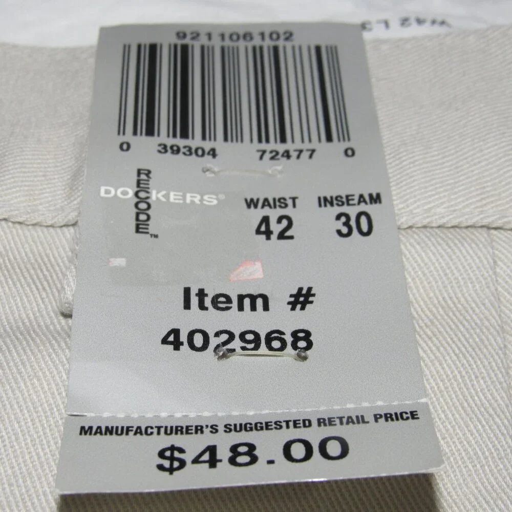 NWT Dockers RECODE Classic Fit Khaki Pants W42 L30 No Wrinkle Cotton Comfort